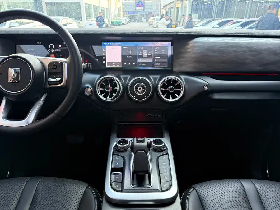 900x675_0_q87_c42_autohomecar__ChxpWGlN6KSAdbWsAAlI6ap8YAA584.jpg.webp Used GWM Tank 300 2021 City Edition 2.0T Very Stylish