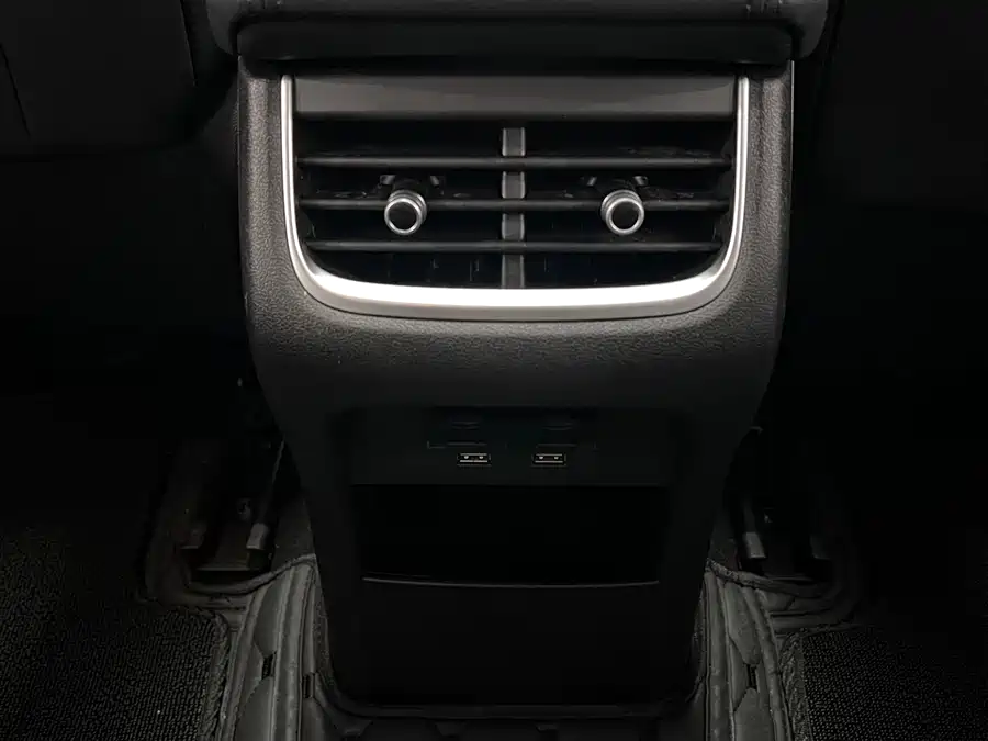 900x675_0_q87_c42_autohomecar__ChxpWGlR7A2ACJFHAAY16arCLhE046.jpg.webp Used GWM Tank 300 2021 City Edition 2.0T Very Stylish