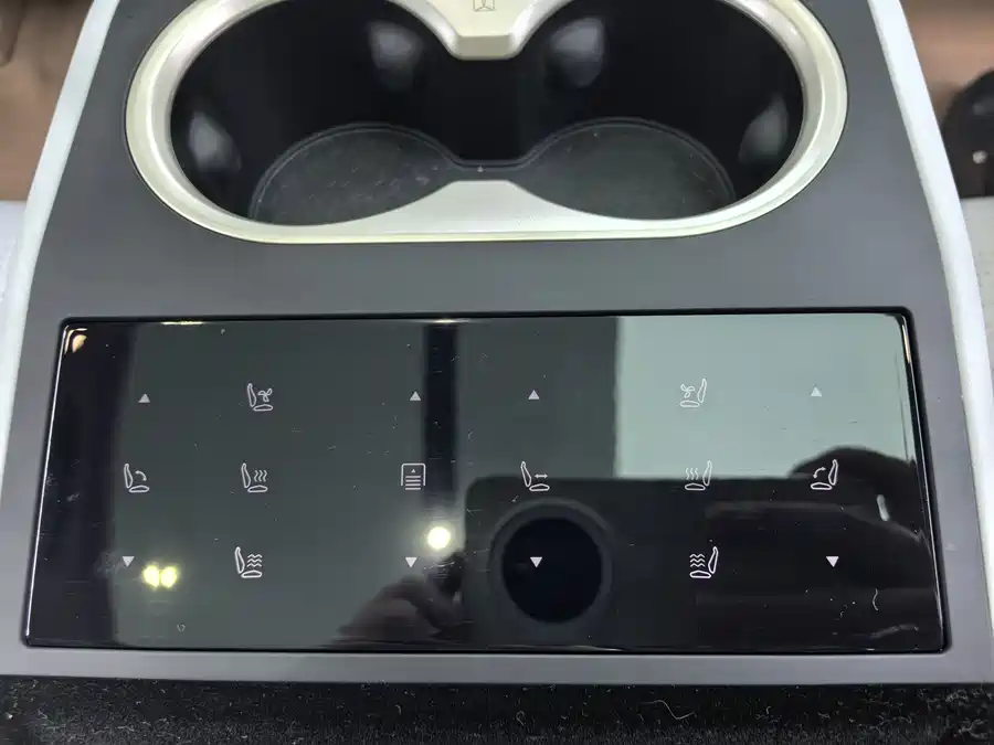 900x675_0_q87_c42_autohomecar__ChxpWGlSNrOAIKqgAAMP1WCxW6w569.jpg.webp Used Avita 07 2024 Ultra range extended version four-wheel drive