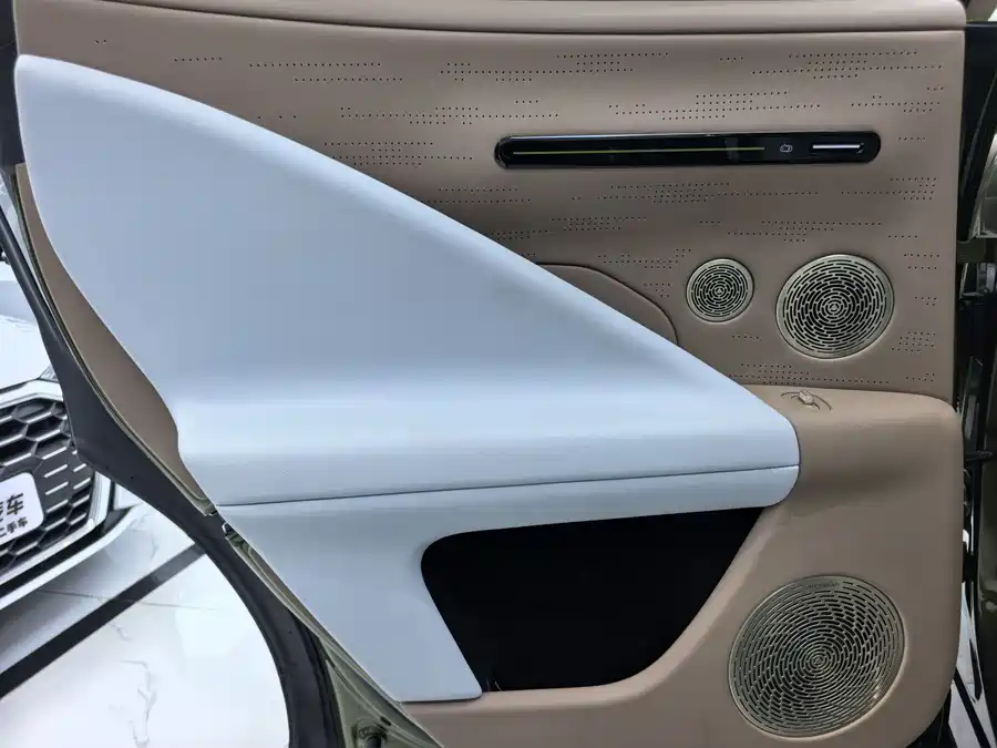 900x675_0_q87_c42_autohomecar__ChxpWGlSNreABUkFAAS6MOKoB-o592.jpg.webp Used Avita 07 2024 Ultra range extended version four-wheel drive