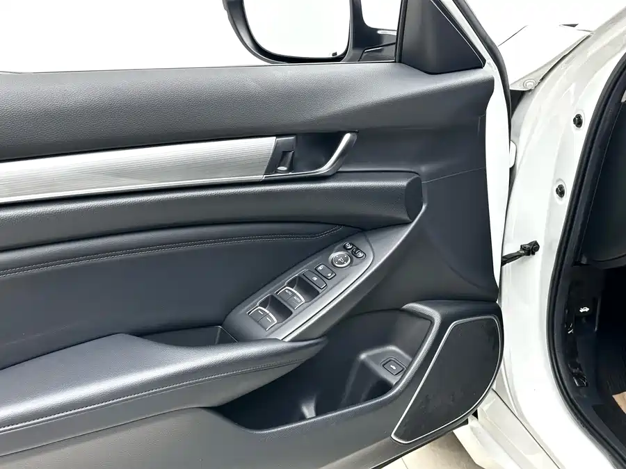 Used Accord 2018 Sharp Hybrid 2.0L Sharp Collar Edition National VI