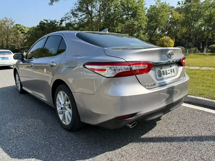 Used Camry 2021 2.0G Deluxe Edition