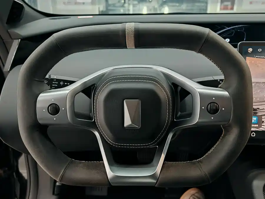 900x675_0_q87_c42_autohomecar__ChxpWGlbYmaAXeSTAANGl3V0cSU139.jpg.webp Used Avita 12 2024 700 Triple Laser Rear Drive Luxury Edition