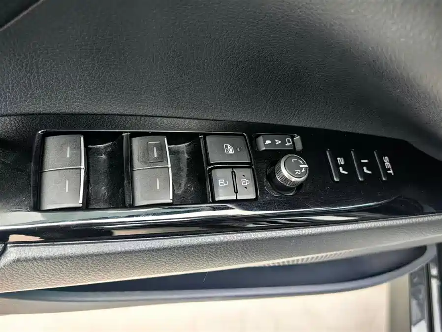 900x675_0_q87_c42_autohomecar__ChxpWGldux-AVWJVAAIPcHWTfRU409.jpg.webp Used Camry 2023 2.5Q flagship version