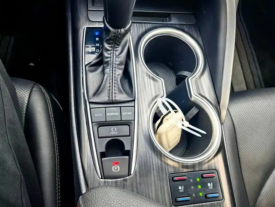 900x675_0_q87_c42_autohomecar__ChxpWGldux2AWA_QAAJFmonGNUY679.jpg.webp Used Camry 2023 2.5Q flagship version
