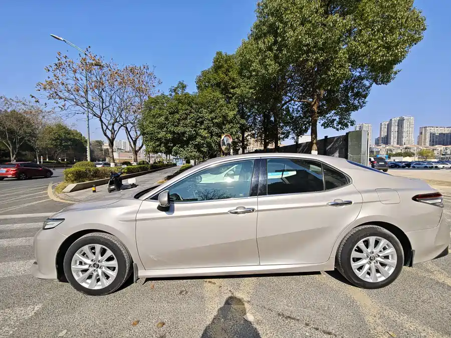 900x675_0_q87_c42_autohomecar__ChxpWGlgjtaANvGmAAsB4AjmHzc427.jpg.webp Used Camry 2019 2.0G Deluxe Edition National V