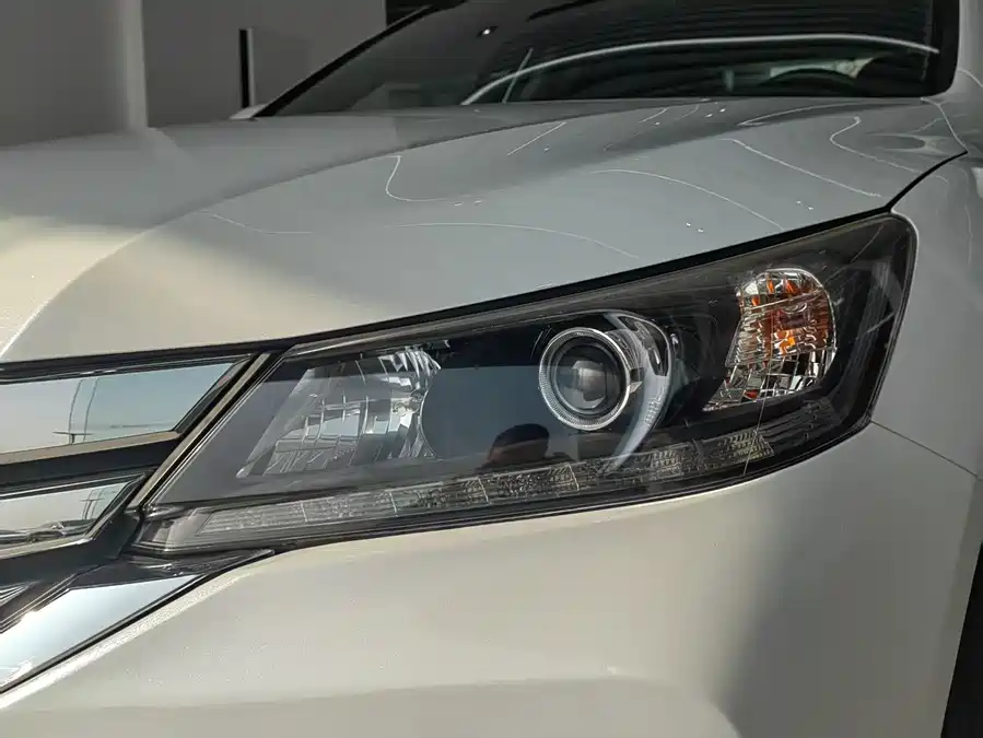 900x675_0_q87_c42_autohomecar__ChxpWGlnKe2AIo6iAAKXReu4E-4506.jpg.webp Used Accord 2014 2.0L EXN Deluxe Navigation Edition