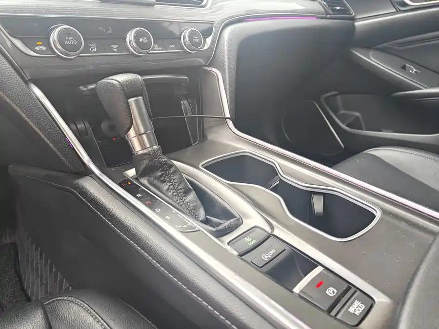 900x675_0_q87_c42_autohomecar__ChxpWGlxnoSAB6uTAAZj3KZ_5dU456.jpg.webp Used Accord 2021 260TURBO Luxury Starry Sky Limited Edition