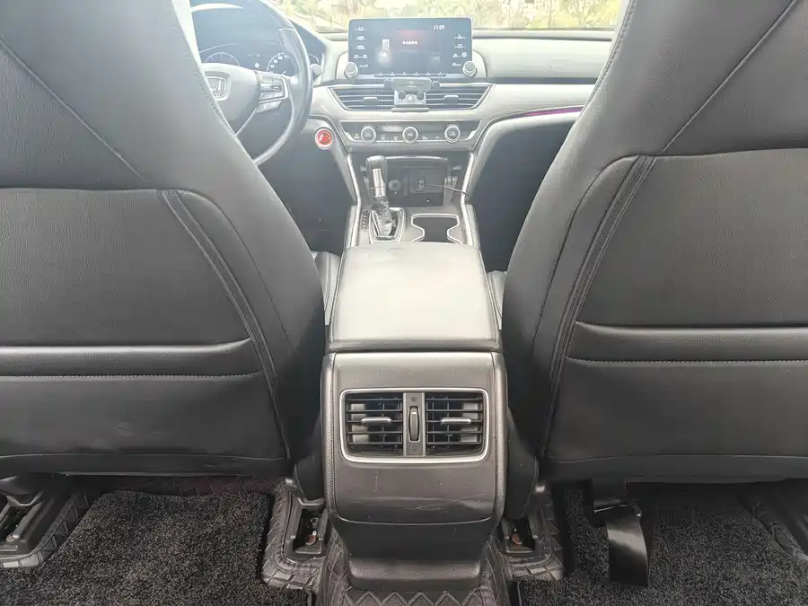 900x675_0_q87_c42_autohomecar__ChxpWGlxnoWAbQ9KAAejSiJaBQM765.jpg.webp Used Accord 2021 260TURBO Luxury Starry Sky Limited Edition