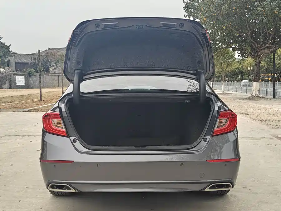 900x675_0_q87_c42_autohomecar__ChxpWGlxnoiAK2KnAAfiv4u4YEY582.jpg.webp Used Accord 2021 260TURBO Luxury Starry Sky Limited Edition