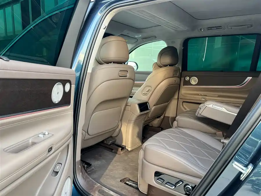 Used AITO second hand M9 2025 extended range Ultra version 52kWh 6-seater version