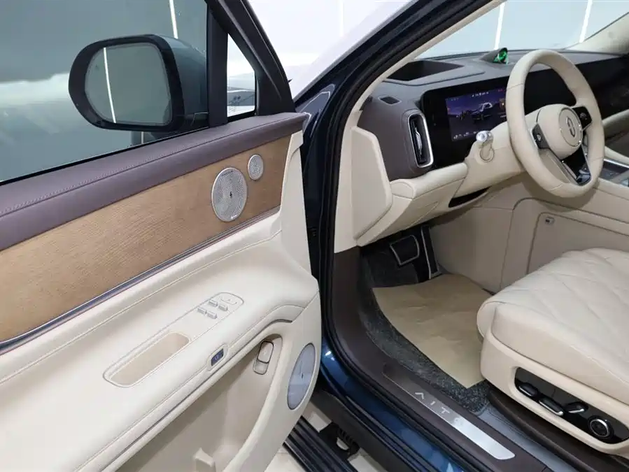 Used AITO second hand M9 2025 extended range Ultra version 52kWh 5-seater version