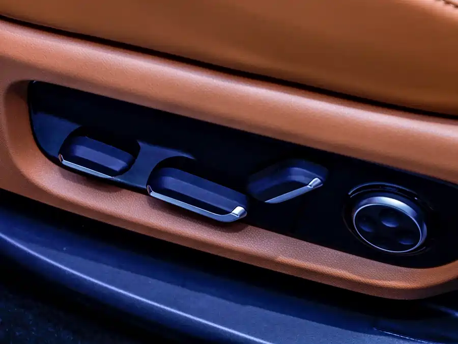 900x675_0_q87_c42_autohomecar__Chto52mM-umARVVuAAcGcpMkmHo167.jpg.webp Used AITO second hand M9 2025 extended range Ultra version 52kWh 6-seater version