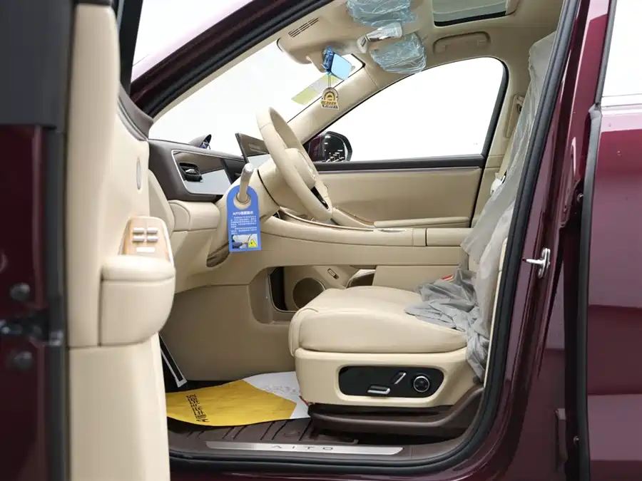 900x675_0_q87_c42_autohomecar__Chto52mNn9yABG6_AAGIVZgMbKI175.jpg.webp Used AITO M7 2026 extended range Pro+ four-wheel drive version 5 seats