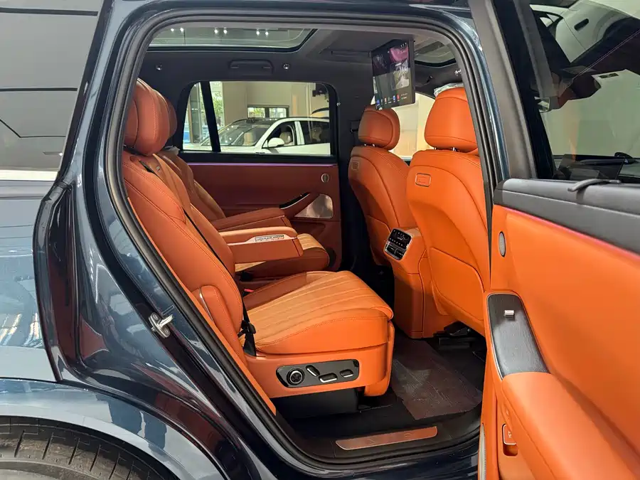 Used AITO M7 2026 extended range Max four-wheel drive version 6 seats