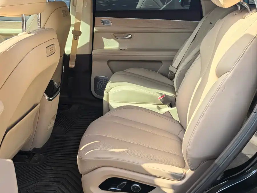 900x675_0_q87_c42_autohomecar__Chto52mf5HeAO6fNAAeHAzBRq4E710.jpg.webp Used AITO M7 2024 1.5T Intelligent Driving Rear Drive Ultra Version 6 Seats