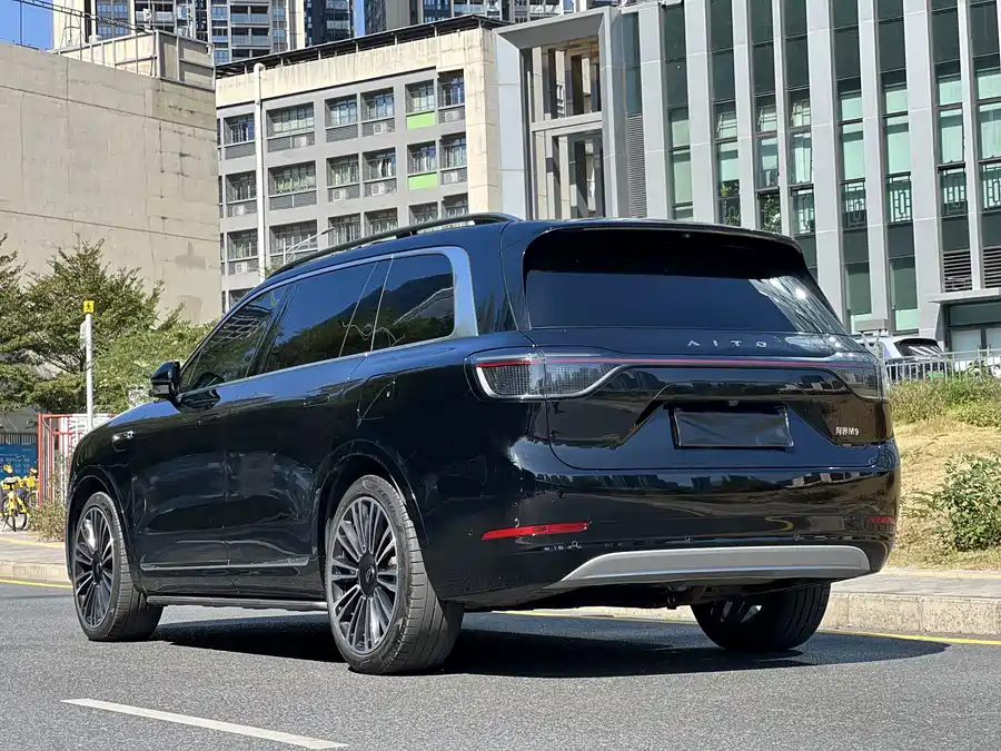 Used AITO second hand M9 2024 extended range Ultra version 42kWh 6-seater version