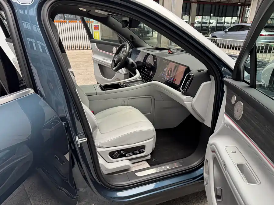 Used AITO second hand M9 2024 extended range Ultra version 42kWh 6-seater version