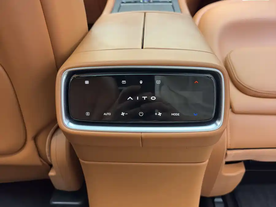 Used AITO second hand M9 2024 extended range Max version 42kWh 6-seater version