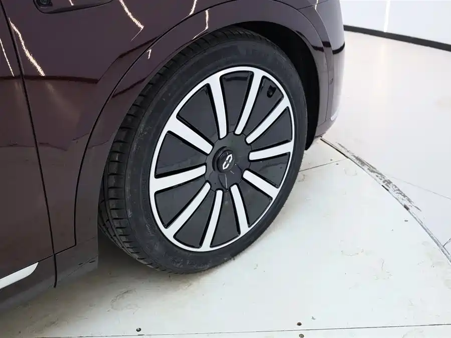 Used AITO second hand M9 2025 extended range Ultra version 52kWh 6-seater version