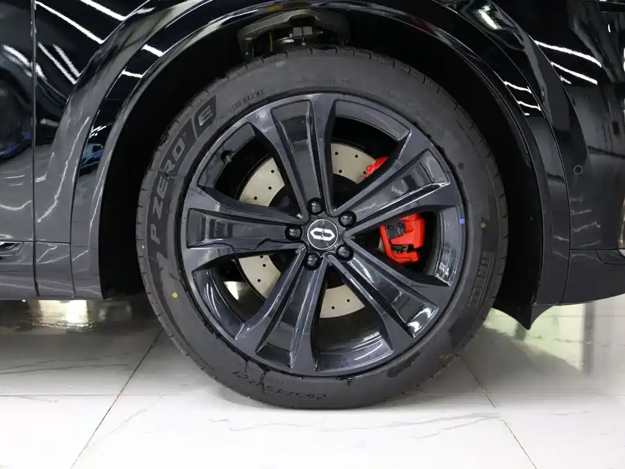 900x675_0_q87_c42_autohomecar__ChtpWGlM6qKANeBmAAOww8Xz2IE085.jpg.webp Used AITO M7 2026 extended range Max four-wheel drive version 5 seats