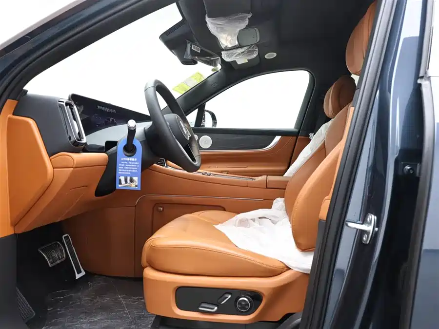 900x675_0_q87_c42_autohomecar__ChtpWGlQoq-AFJCkAAGokqu_tA4886.jpg.webp Used AITO second hand M9 2024 extended range Ultra version 52kWh 6-seater version