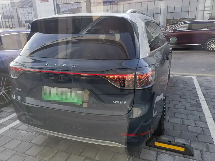 Used AITO second hand M9 2024 extended range Max version 52kWh 6-seater version