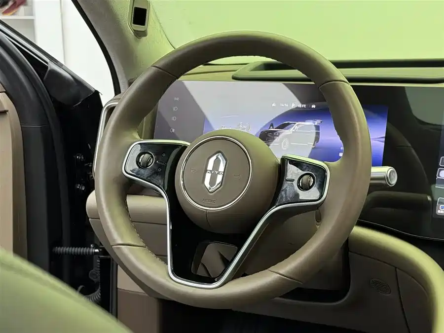 900x675_0_q87_c42_autohomecar__ChtpWGmJhAiAFaBeAAGYg1AOpzk294.jpg.webp Used AITO second hand M9 2024 extended range Ultra version 52kWh 5-seater version