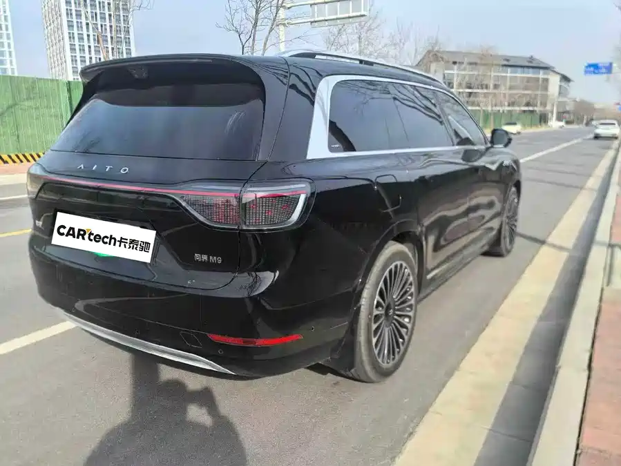 Used AITO second hand M9 2025 extended range Ultra version 52kWh 6-seater version