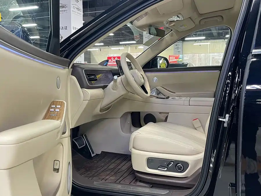 900x675_0_q87_c42_autohomecar__ChtpWGmfo66AVODlAAvb4EyTneY689.jpg.webp Used AITO M7 2026 extended range Pro+ four-wheel drive version 5 seats