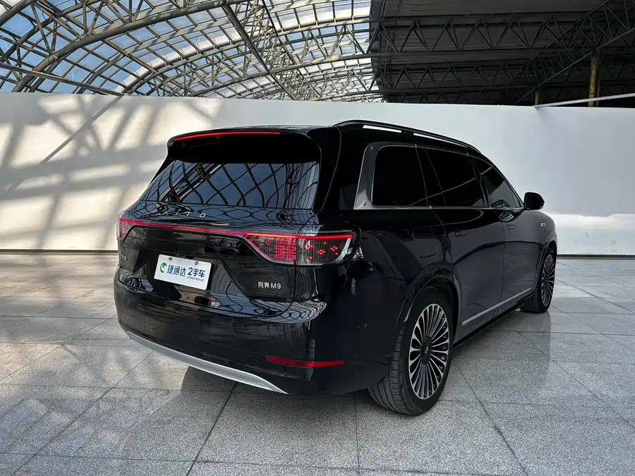 Used AITO second hand M9 2024 extended range Ultra version 42kWh 6-seater version