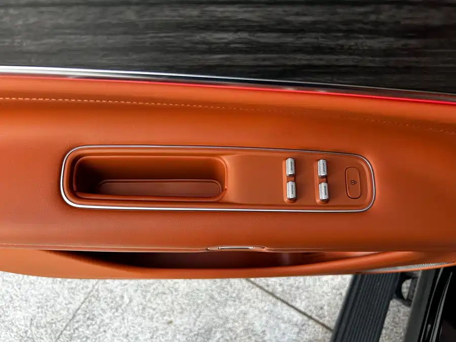 Used AITO second hand M9 2024 extended range Ultra version 42kWh 6-seater version