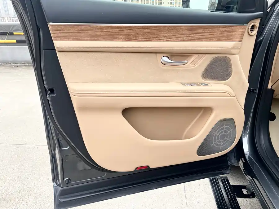 900x675_0_q87_c42_autohomecar__ChxpV2l-zHyAX0keAAoRPAjNPwU849.jpg.webp Used AITO M7 2022 1.5T four-wheel drive luxury version