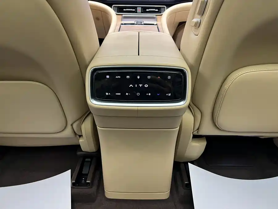 900x675_0_q87_c42_autohomecar__ChxpV2l8UleAMpvyAAIsVCqv4Us648.jpg.webp Used AITO second hand M9 2024 extended range Ultra version 52kWh 5-seater version