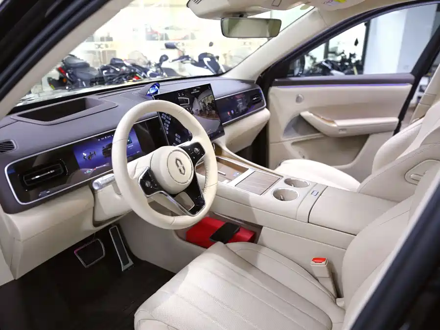 900x675_0_q87_c42_autohomecar__ChxpV2lM6qSAZBthAAOczFvIo40057.jpg.webp Used AITO M7 2026 extended range Max four-wheel drive version 5 seats