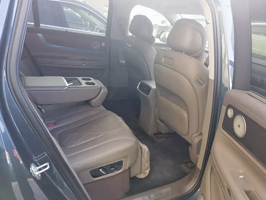 Used AITO second hand M9 2024 extended range Max version 52kWh 6-seater version