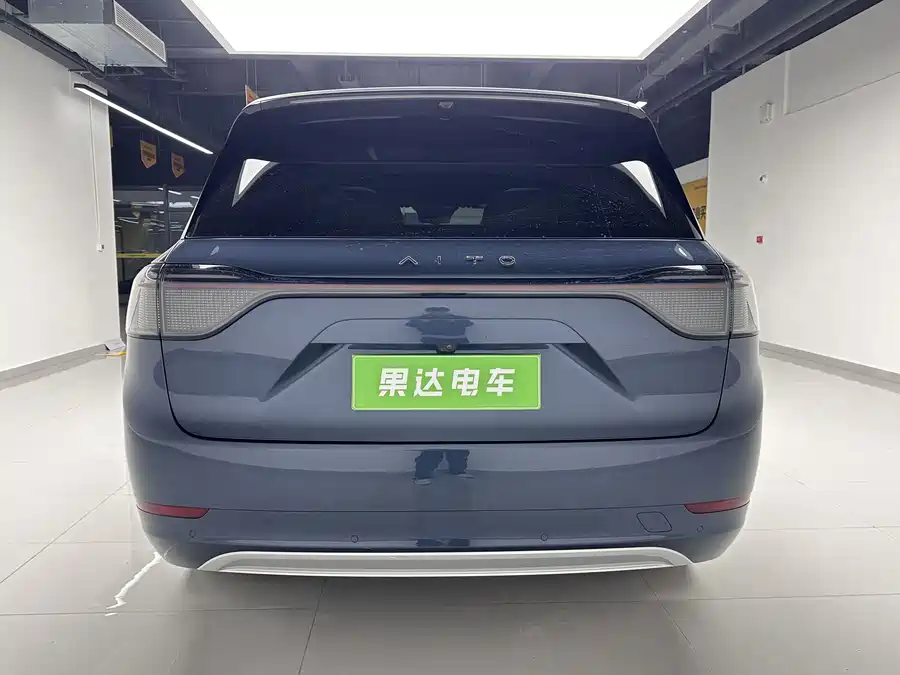 Used AITO second hand M9 2024 extended range Max version 42kWh 6-seater version