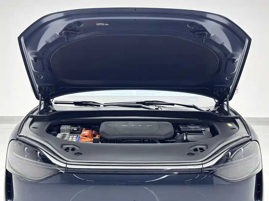 Used AITO second hand M9 2024 extended range Max version 42kWh 6-seater version