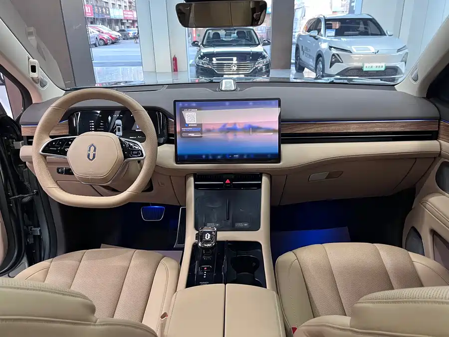 900x675_0_q87_c42_autohomecar__ChxpV2mNJe2AHtokAAmbiC3qJAg735.jpg.webp Used AITO M7 2024 1.5T rear drive Plus version 6 seats