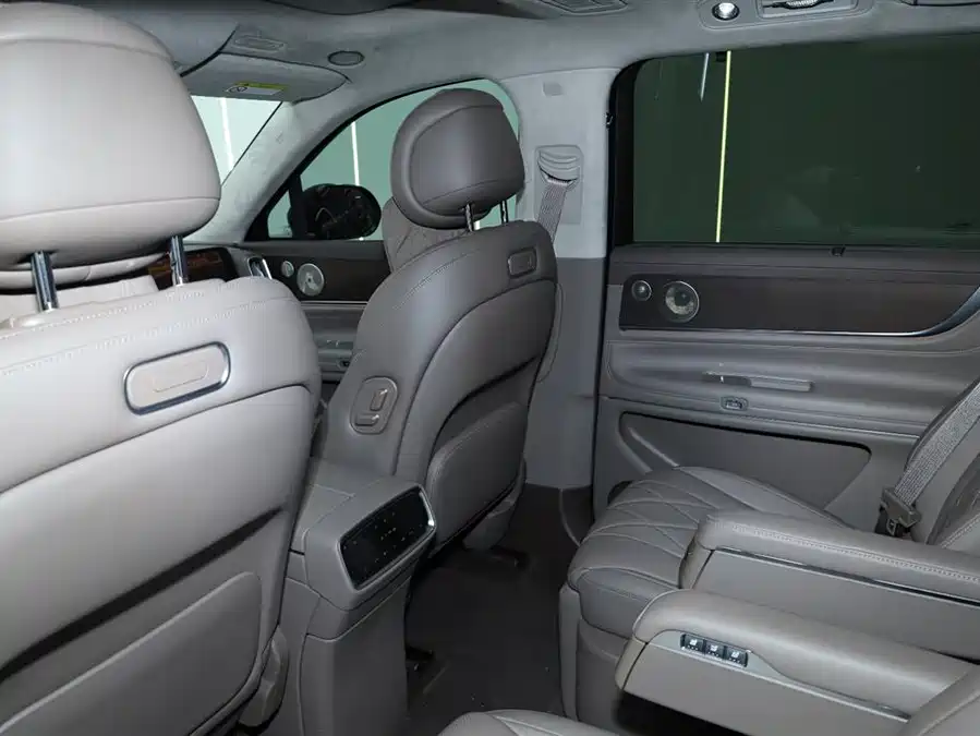 Used AITO second hand M9 2024 extended range Ultra version 42kWh 6-seater version