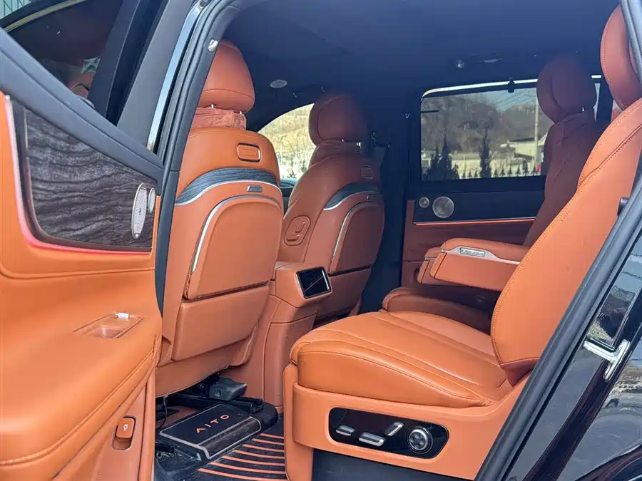 900x675_0_q87_c42_autohomecar__ChxpV2mQBp-APD-IAAH_Q3HMpyU974.jpg.webp Used AITO second hand M9 2025 extended range Ultra version 52kWh 6-seater version