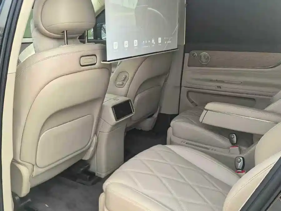 Used AITO second hand M9 2025 extended range Ultra version 52kWh 6-seater version