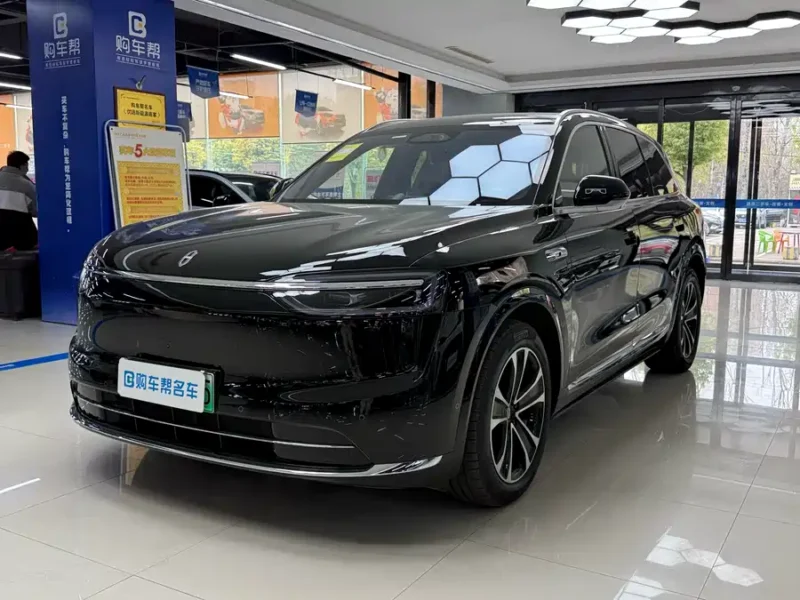 900x675_0_q87_c42_autohomecar__ChxpV2mdV2aALJAHAAlYPg28plc011.jpg.webp Used AITO M7 2026 extended range Pro+ four-wheel drive version 5 seats