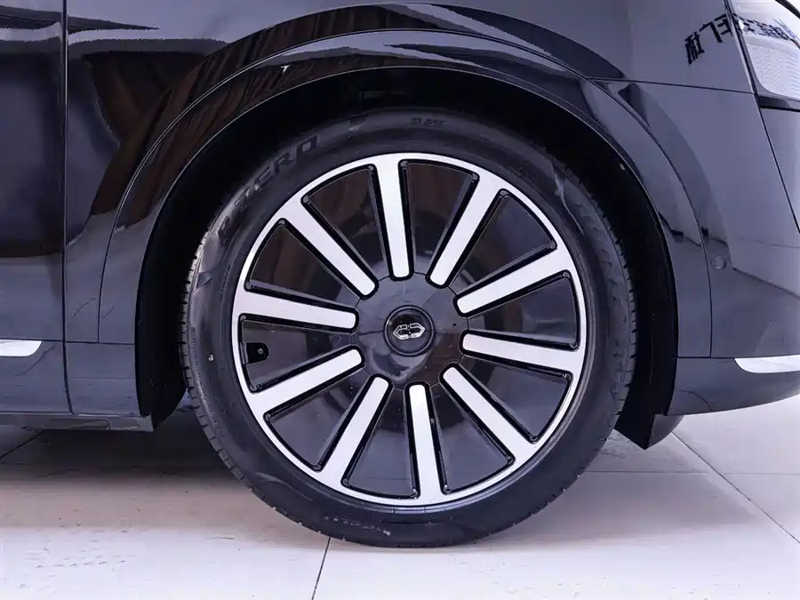 Used AITO second hand M9 2024 extended range Ultra version 42kWh 6-seater version