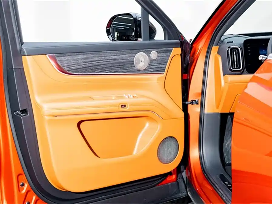 900x675_0_q87_c42_autohomecar__ChxpVWlWPd-AdSGYAAGe0apECQg917.jpg.webp Used AITO second hand M9 2024 extended range Ultra version 52kWh 5-seater version