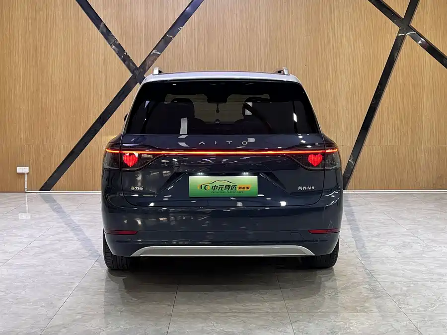 Used AITO second hand M9 2024 extended range Ultra version 52kWh 6-seater version