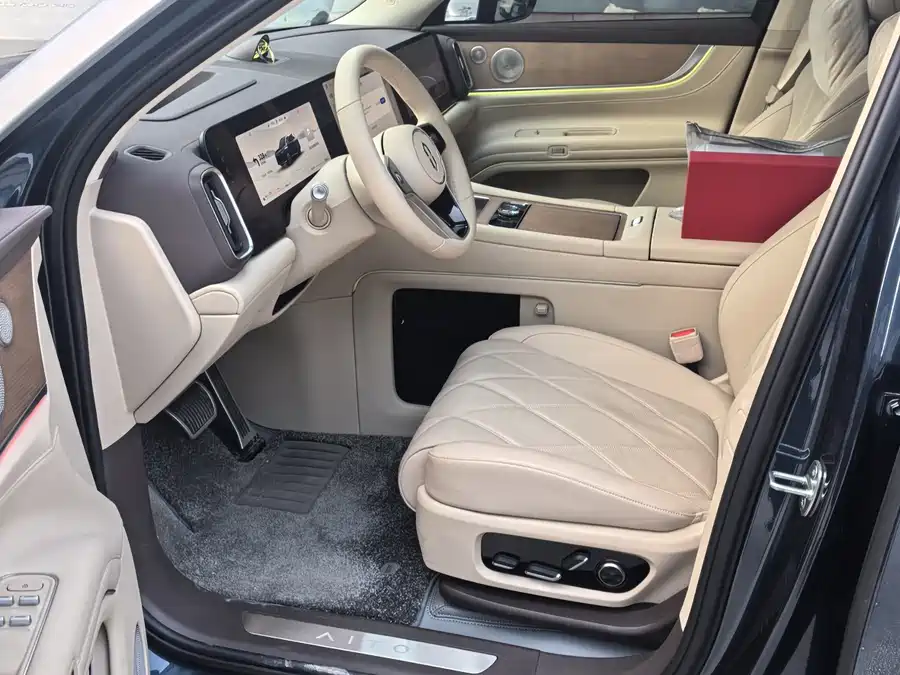 900x675_0_q87_c42_autohomecar__ChxpVWmCBs6Aeq4nAAiJXpVUb8Y048.jpg.webp Used AITO second hand M9 2025 extended range Ultra version 52kWh 5-seater version