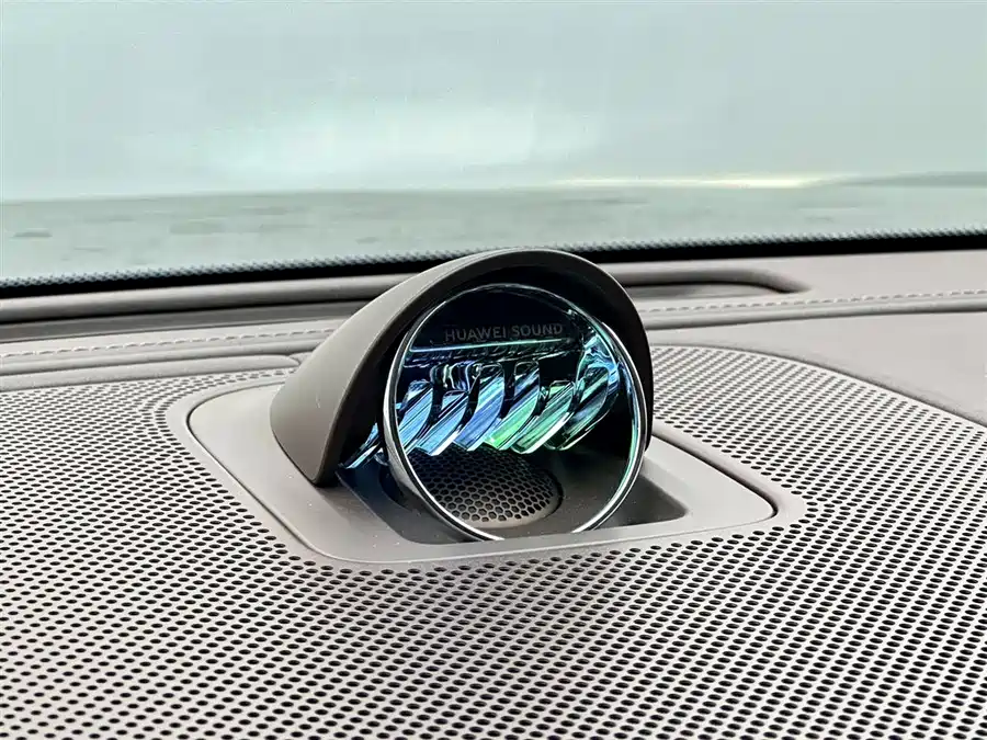 Used AITO second hand M9 2025 extended range Ultra version 52kWh 6-seater version