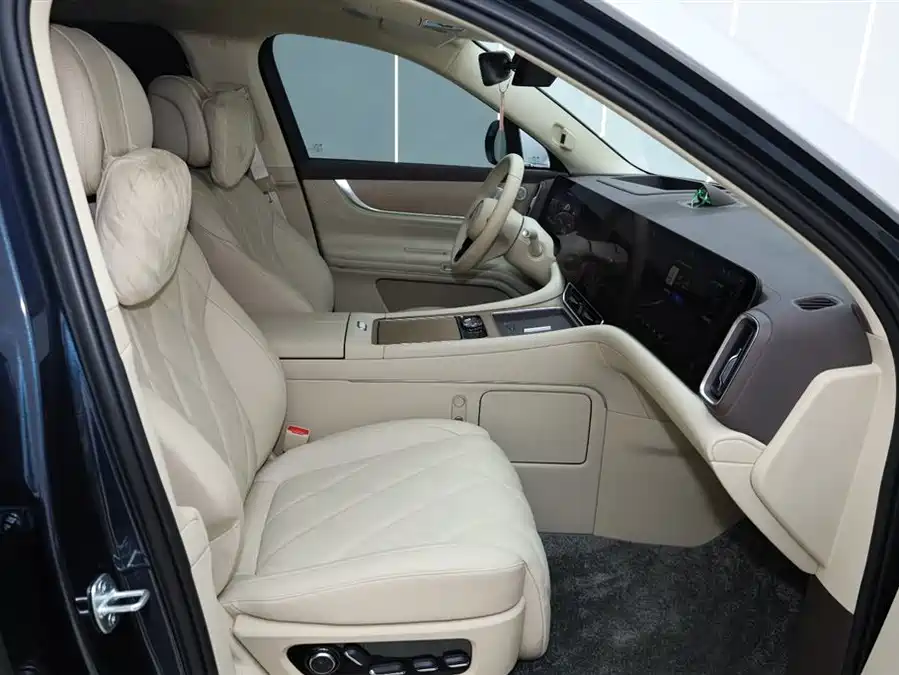 Used AITO second hand M9 2025 extended range Ultra version 52kWh 5-seater version
