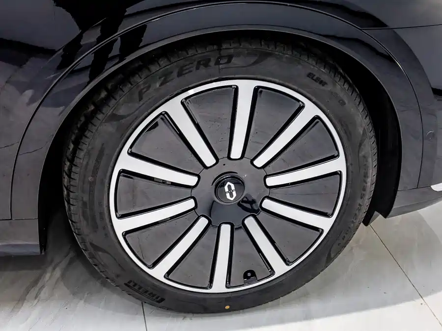 900x675_0_q87_c42_autohomecar__ChxpVWmM-t-AJ_elAAj21UbH3no705.jpg.webp Used AITO second hand M9 2025 extended range Ultra version 52kWh 6-seater version